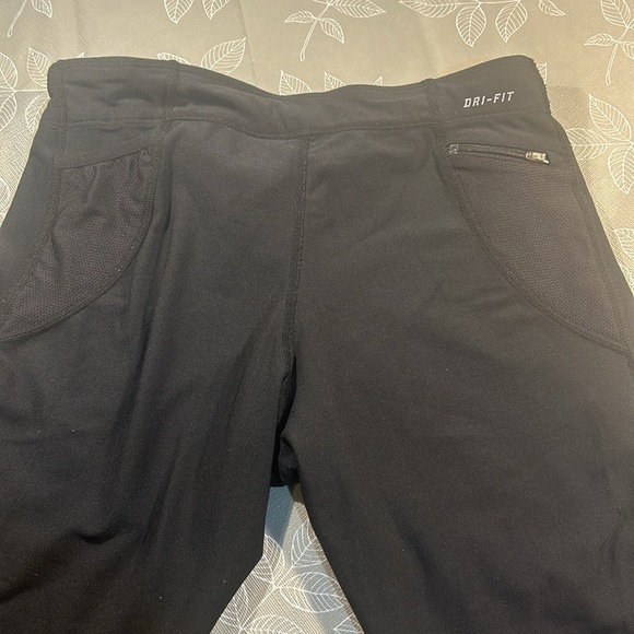 Ladies Nike Running Workout Capris. - Picture 7 of 14